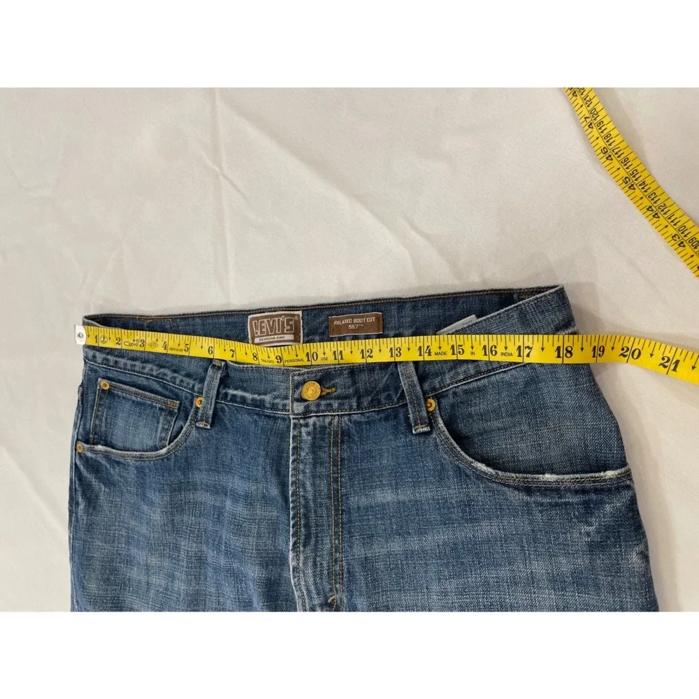 VTG Levis 557 Jeans Mens 36x32 Medium Wash Relaxed Bootcut Crosshatch Denim 2008